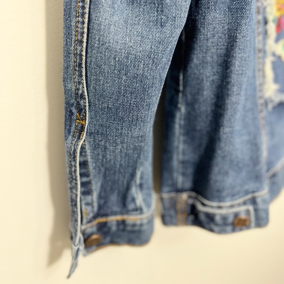 Gorgeous Boho jacket Floral Design Jean Jacket Vintage women’s medium - Picture 4 of 16